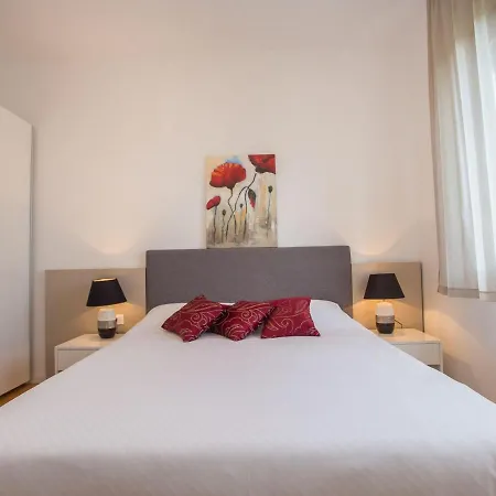 Maj - Ana - Luxury Family Apartments With Pool Porec Exterior photo