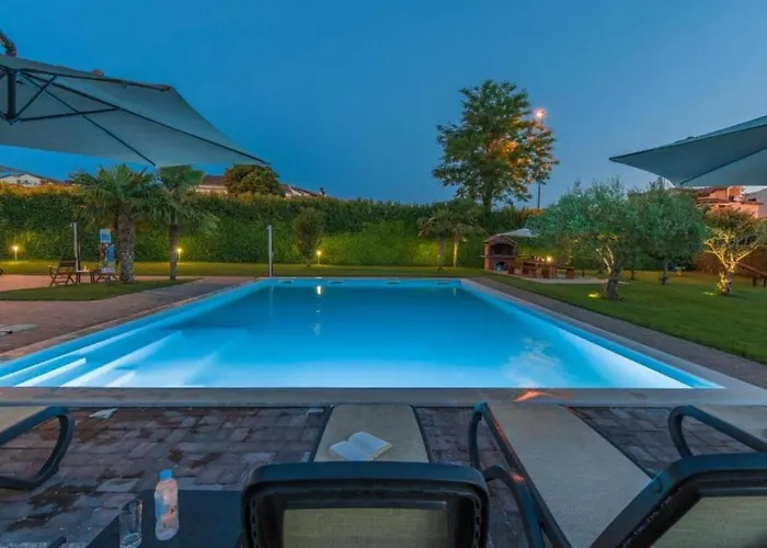 Maj - Ana - Luxury Family Apartments With Pool