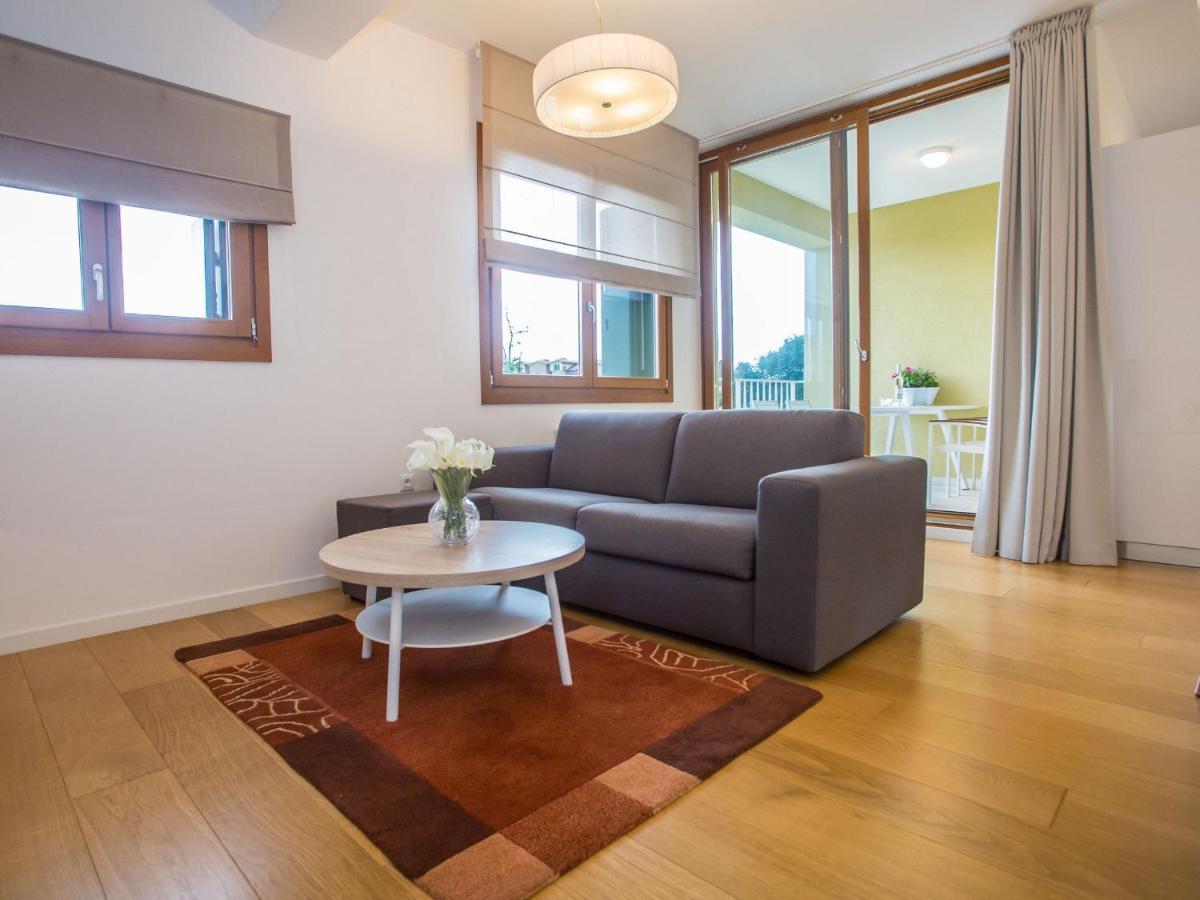 Maj - Ana - Luxury Family With Pool Apartment Porec